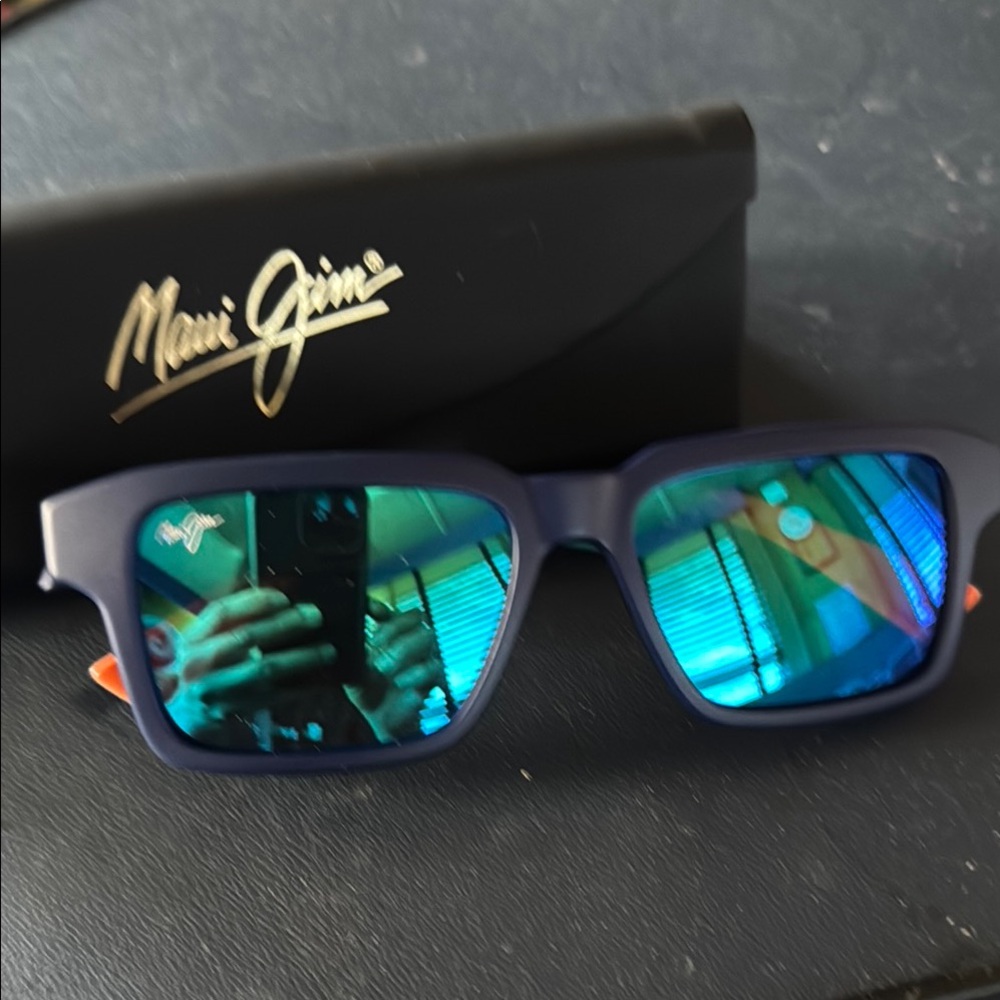 Maui Jim Kahiko Blue Sunglasses. Never worn out. As new as it can be.